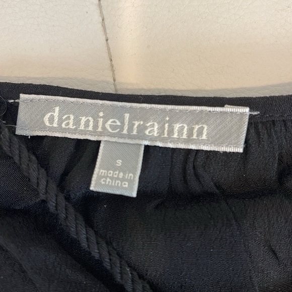 Daniel Rainn Black Long Sleeve top size small - Picture 5 of 5